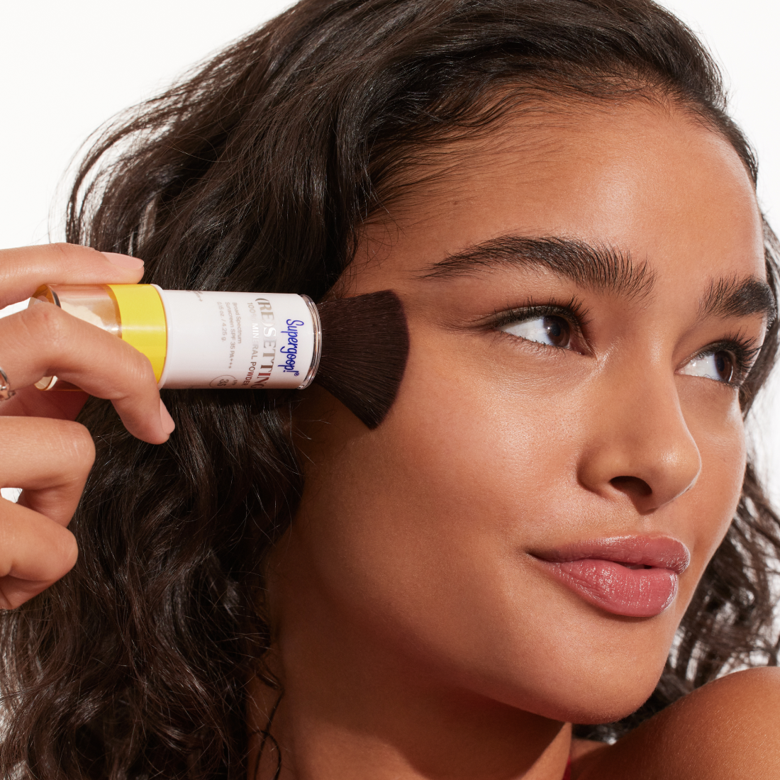 sun-101/how-to-apply-sunscreen-over-makeup